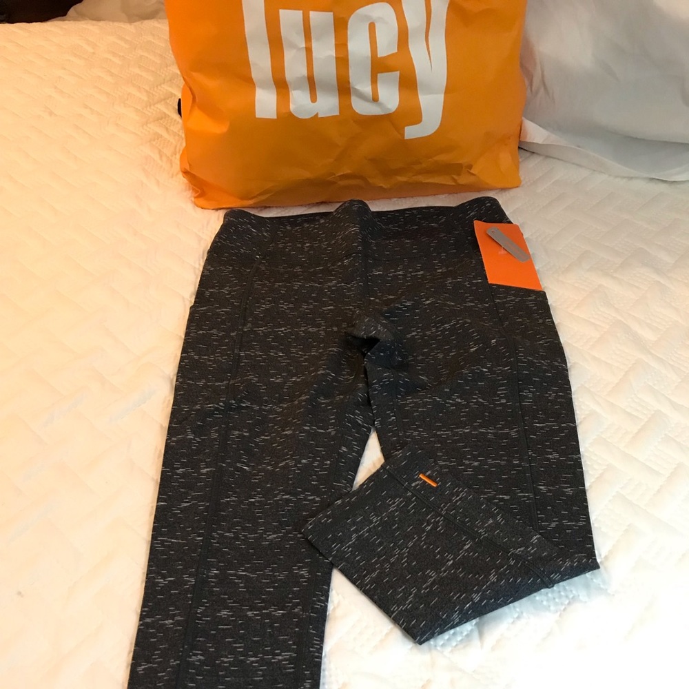 ✳️NWT Lucy POWERTRAIN Capri Leggings✳️